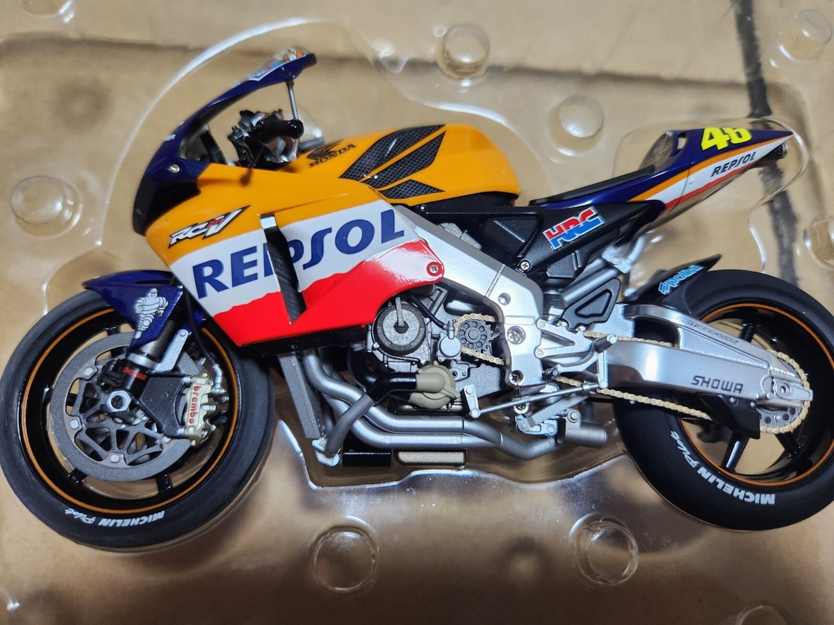 Tamiya Masterwork Collection REPSOL HONDA RC211V 2002 Champion