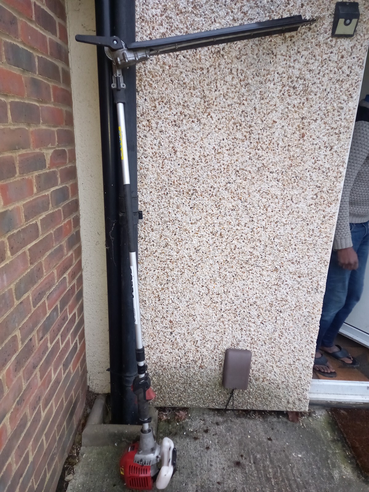 Cobra LRH26C Long Arm Reach Hedge Trimmer used with the attachment eBay