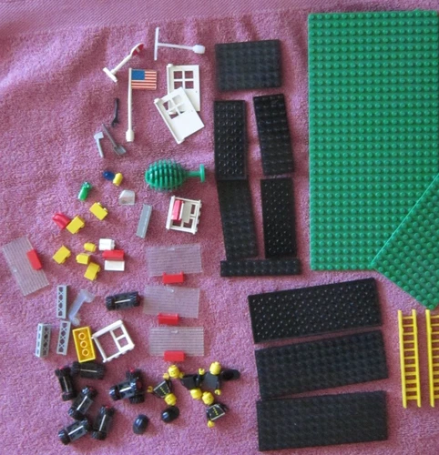 Vintage Lego Engine Company No. 9~Set 590~1978~Incomplete Bulk Piece Lot