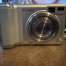 Fujifilm Finepix E Series E550 6.3MP Digital Camera - Silver 5292 512MB Memory