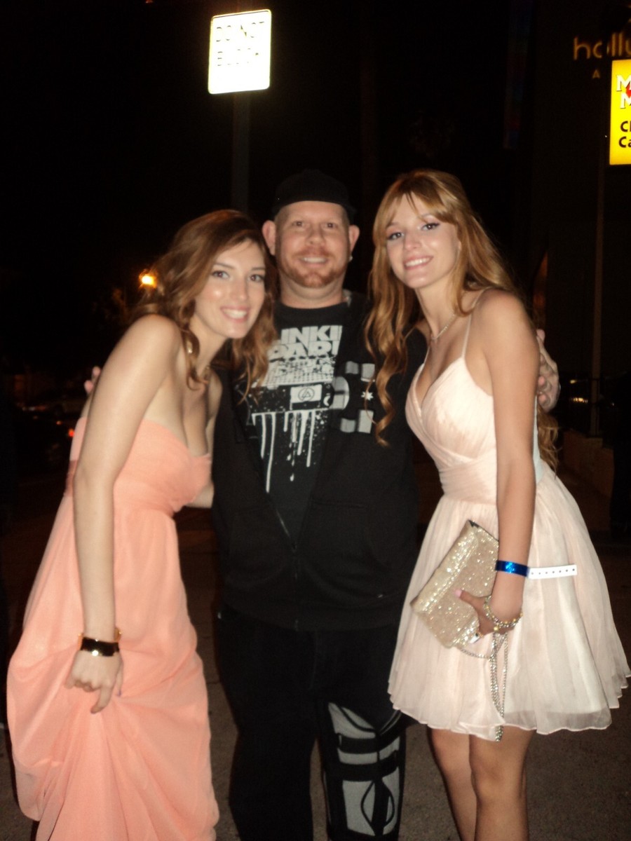 Bella Thorne Shake It Up W/Coa autographed photo signed 8X10 #2