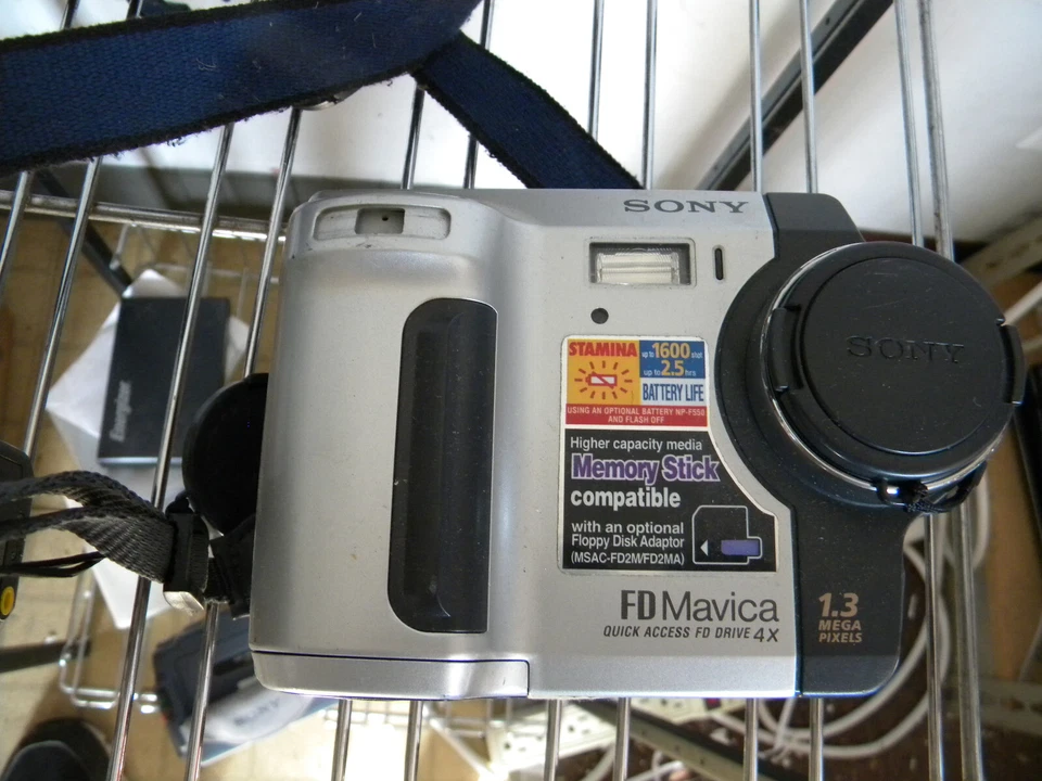 Three Sony Cameras-One each- MVC-FD81, MVC-FD87 MVC-FD88 - Изображение 2 из 4