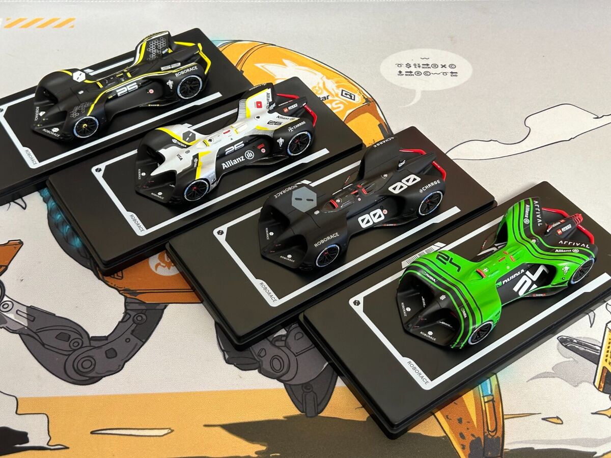 ROBORACE 1/43 Resin Robot On Board Electric Driverless Car ROBORACE 1/43 Resin Robot On Board Electric Driverless Car