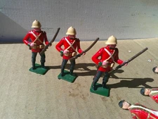 Tradition 819, lot of 3 British 24th foot  infantry, Zulu War 1879 54mm metal c5