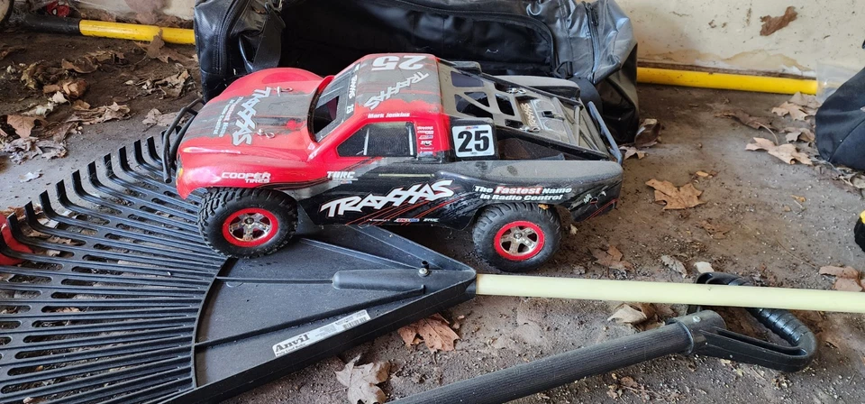 Traxxas Slash VXL 1/10 RTR 2WD Short Course Truck W/Battery Charger & Remote - Image 3 of 4