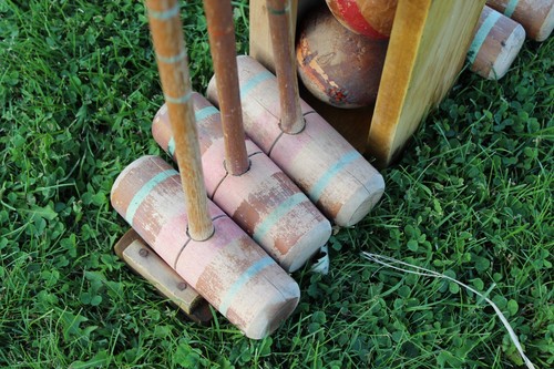 Antique Croquet Set Wood Mallets 27" 6 Per. Lg Detailed Stakes W/Caddy Complete - Picture 10 of 16