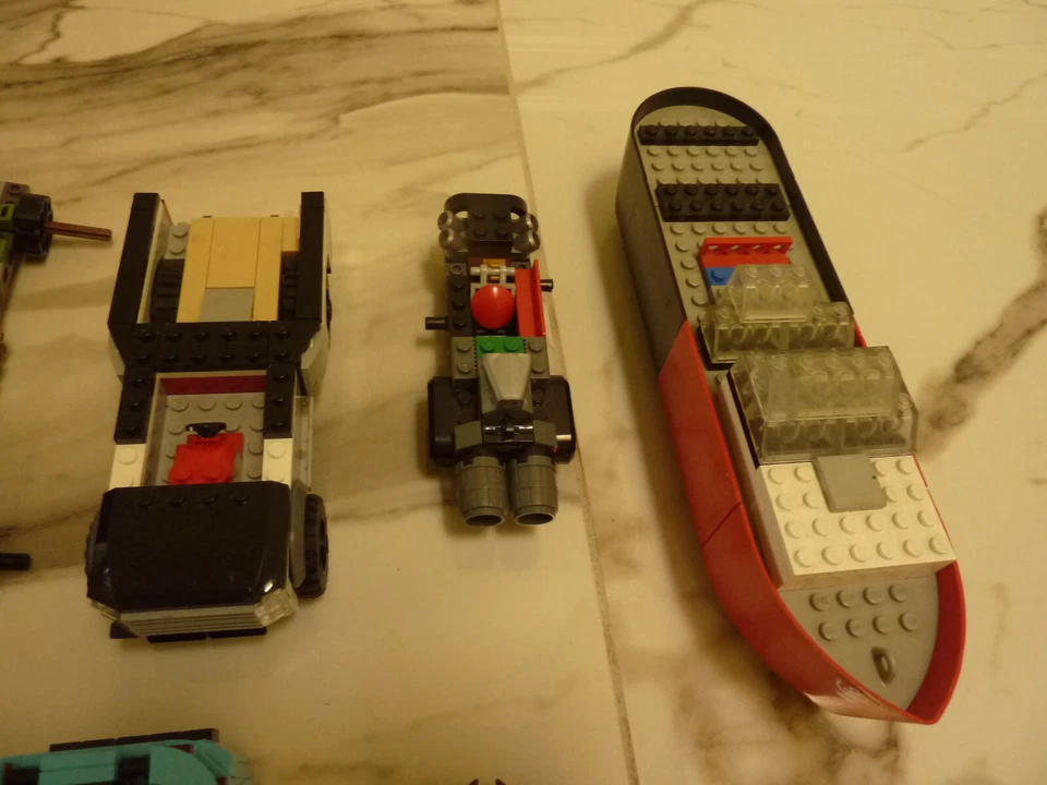 Bulk LEGO lot Marvel, car, boat, block Minifigure and MORE APPROX. 7 lbs - Image 3 of 4