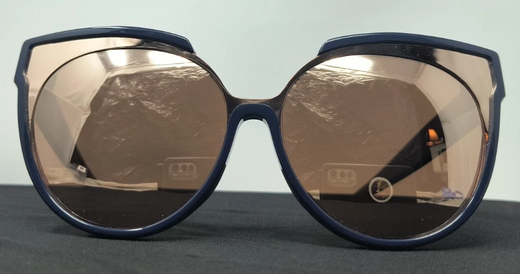 Linda Farrow Sunglasses for Women without Vintage for sale  display picture 1