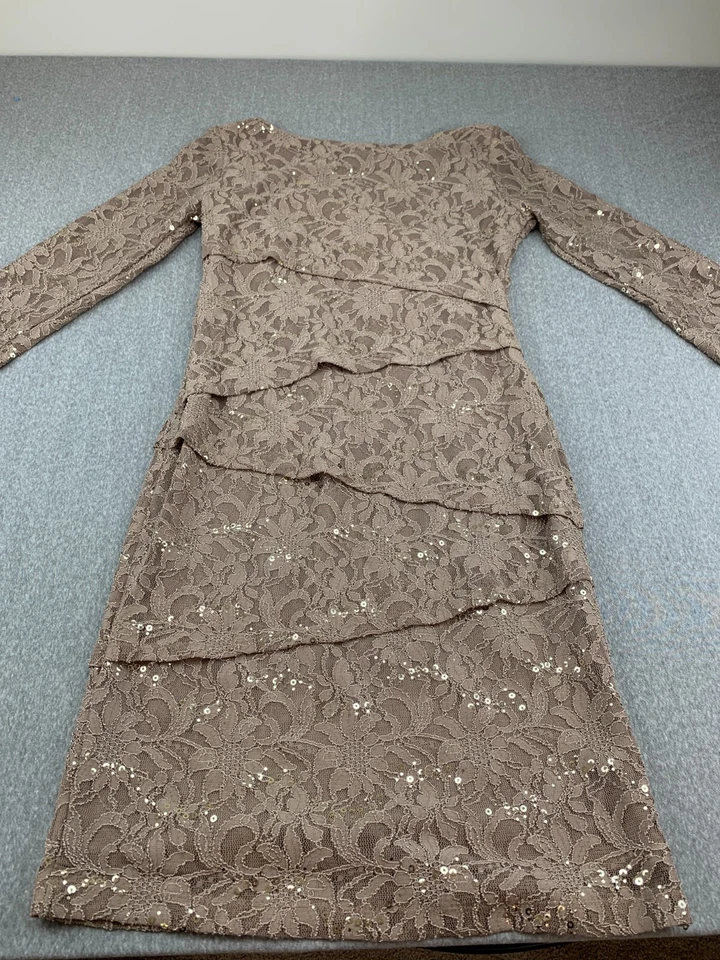 Vestido Ronni Nicole Encaje En Niveles Lentejuelas Talla 4 Taupe Formal Boda Madre de la Novia Foto 2 de 4
