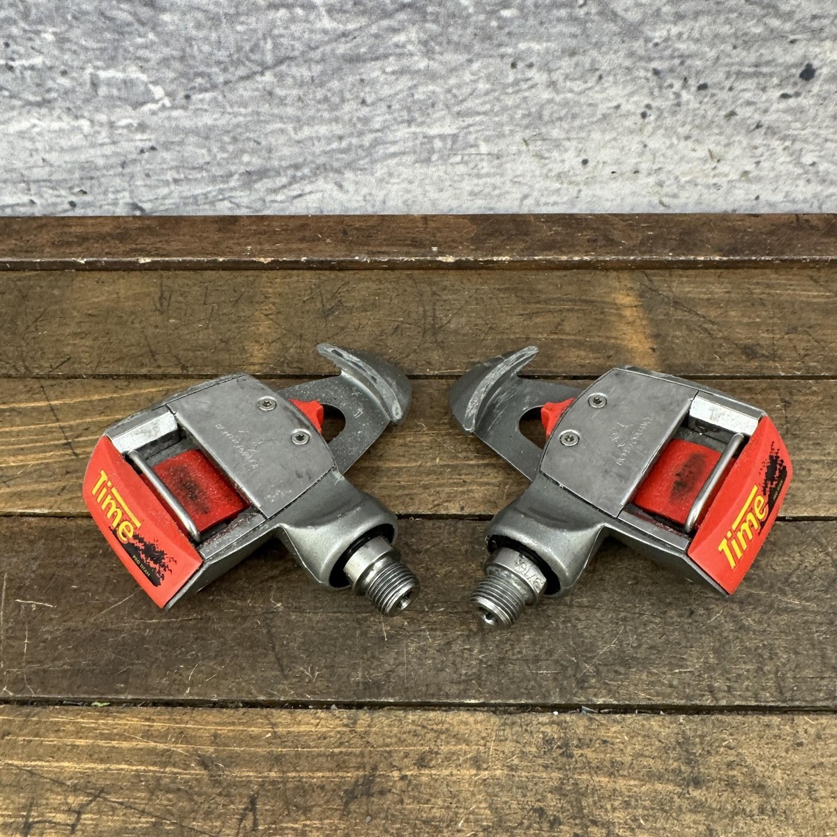 Vintage TIME EQ Titan Clipless Road Bike Pedals Titanium 9/16 Red