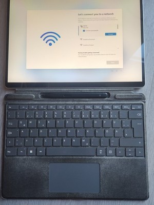 Surface Pro 8  8GB Ram + Stift + Tastatur
