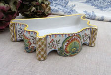 ANCIENNE JARDINIÈRE, CENTRE DE TABLE EN FAÏENCE - BORDURE ONDULÉE