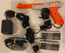 1989 NINTENDO NES ACTION SET CONSOLE SUPER MARIO DUCK HUNT RED ZAPPER CIB TESTED