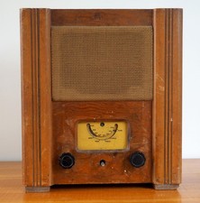 Wartime Civilian Valve Radio,  'The Utility Set' WW2 No. 7 5534. For Restoration