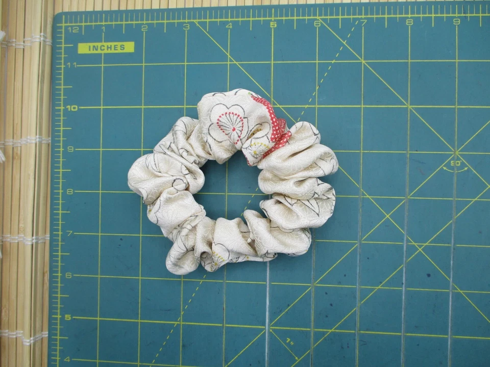 Kimono crujiente de seda blanco X rosa hecho a mano, corbata reciclada, envío desde EE. UU. Foto 4 de 4