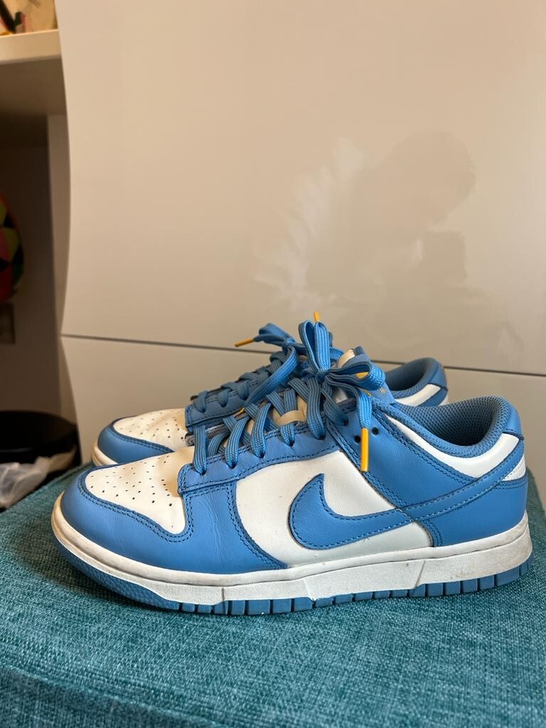 Hotel Kalinga Nike Sb Dunk High Unlv 全新Nike Dunk Low Size 38 40