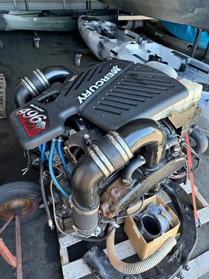Mercruiser 496 MAG 8.1L Marine Gas Engine  Runs Perfect