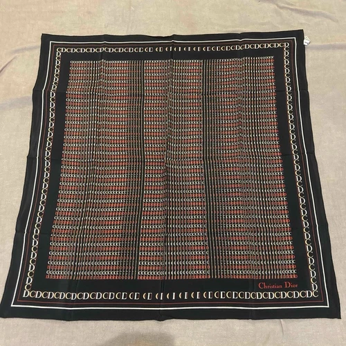 Authentique foulard Christian Dior vintage en soie 78 x 75,5 cm logo CD motif rayures