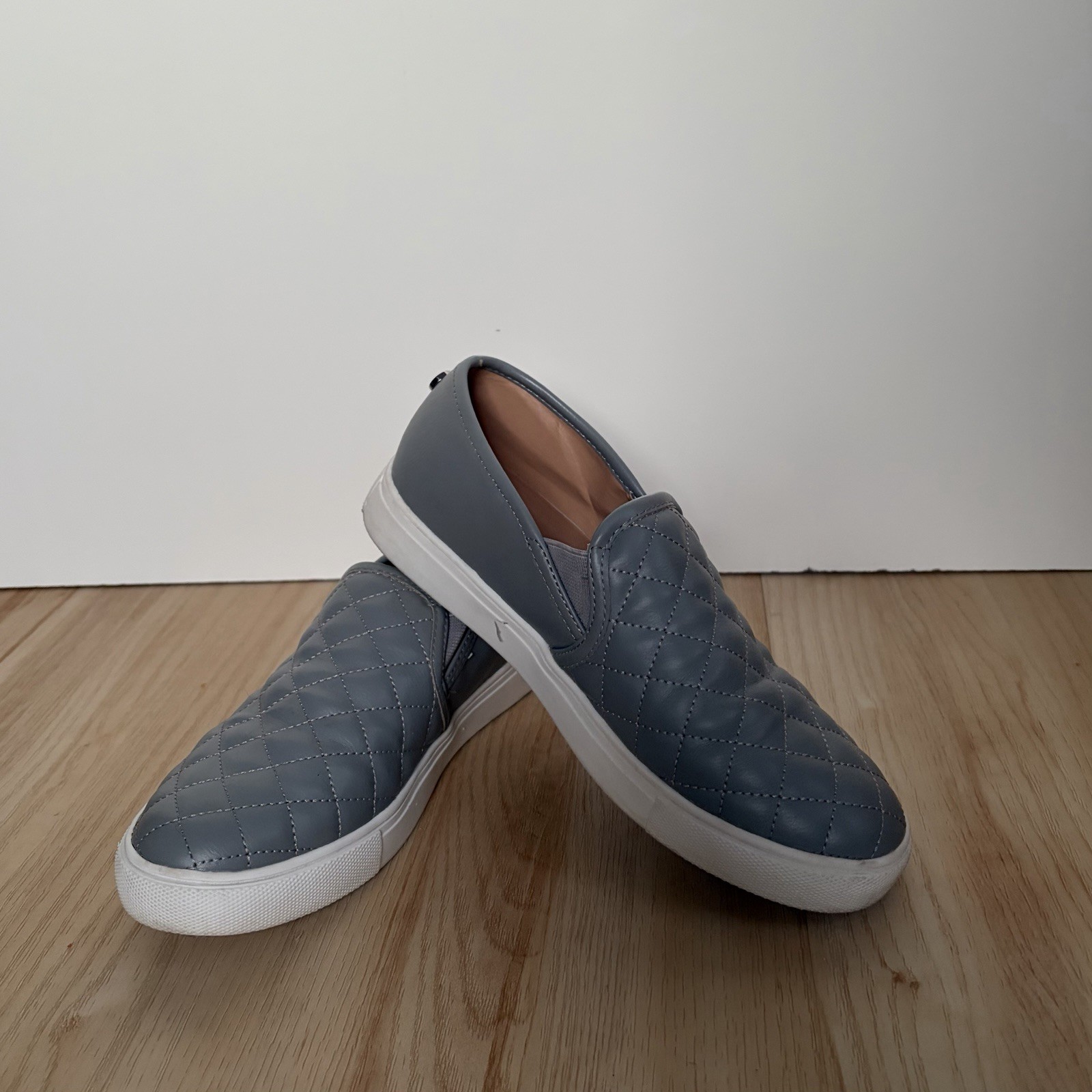 Steve Madden Quilted Slip-On Sneakers Gray Women’s Size 8M Comfort Casual