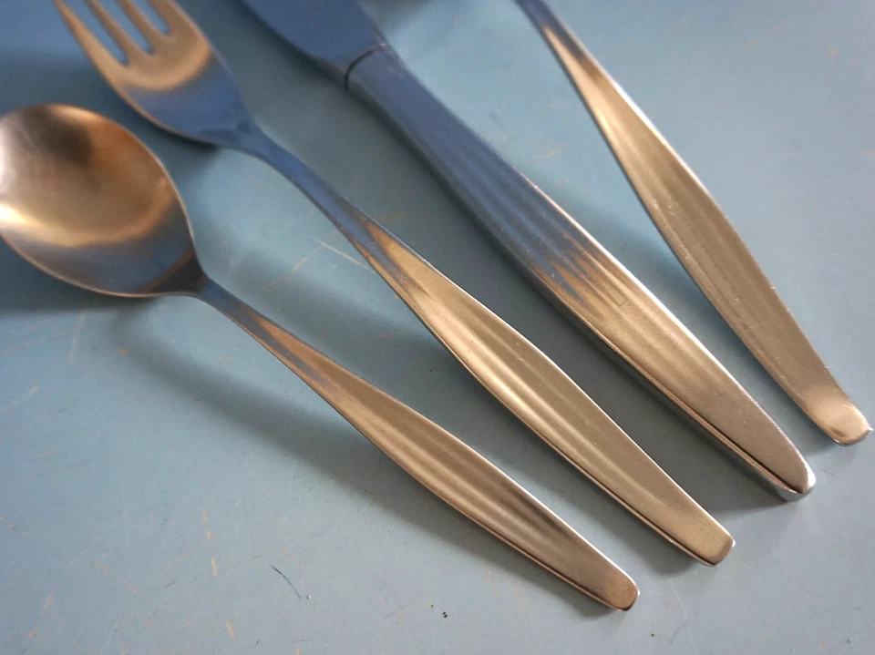 WMF Wagenfeld Atlanta 4200 Besteck Set Menübesteck 4 tlg. (F025-1606) - Bild 2 von 4