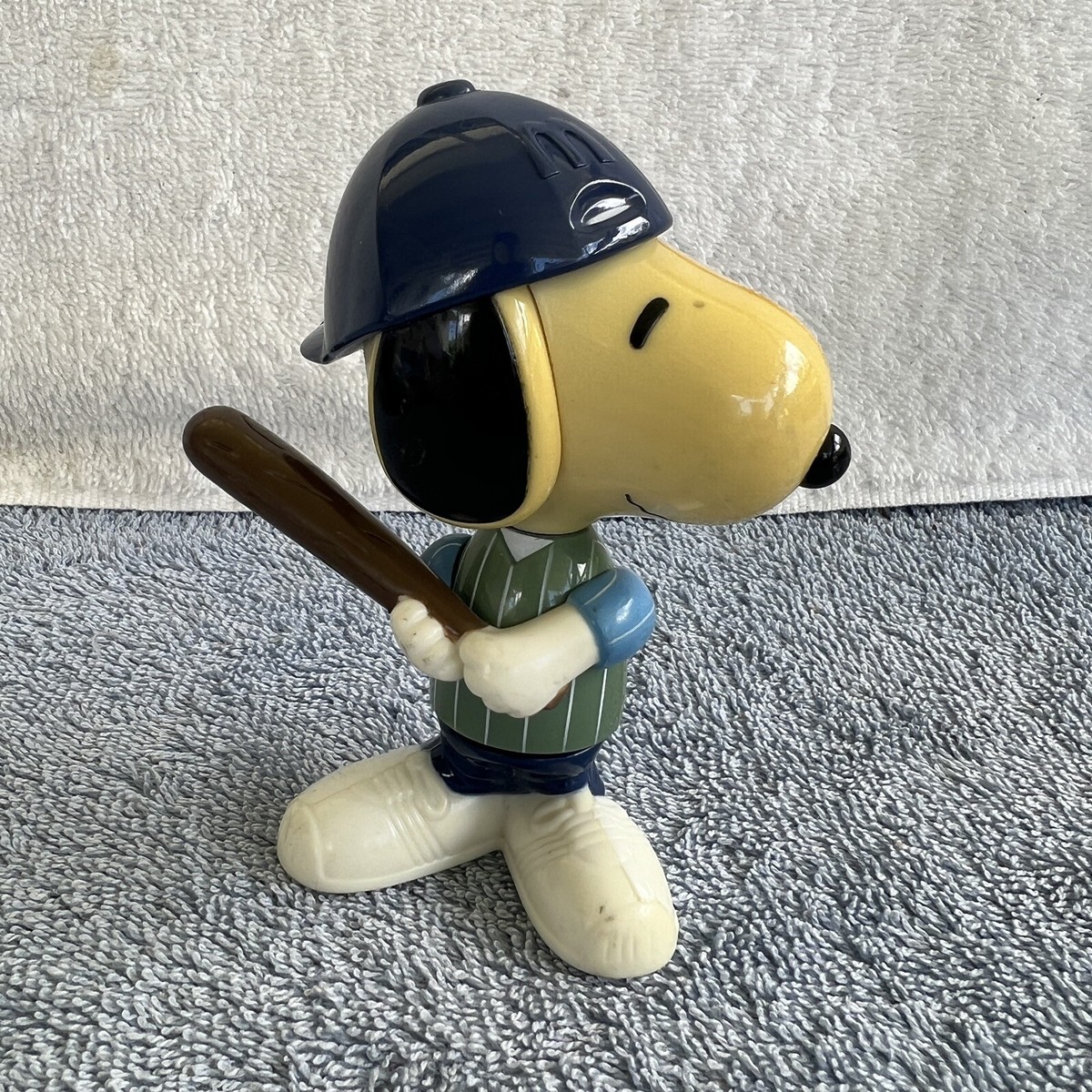 Vintage 2002 McDonalds Snoopy Japan Peanuts 2 Figures Sporty