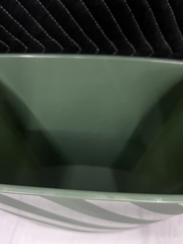 Rubbermaid Green Trash can - Picture 2 of 4