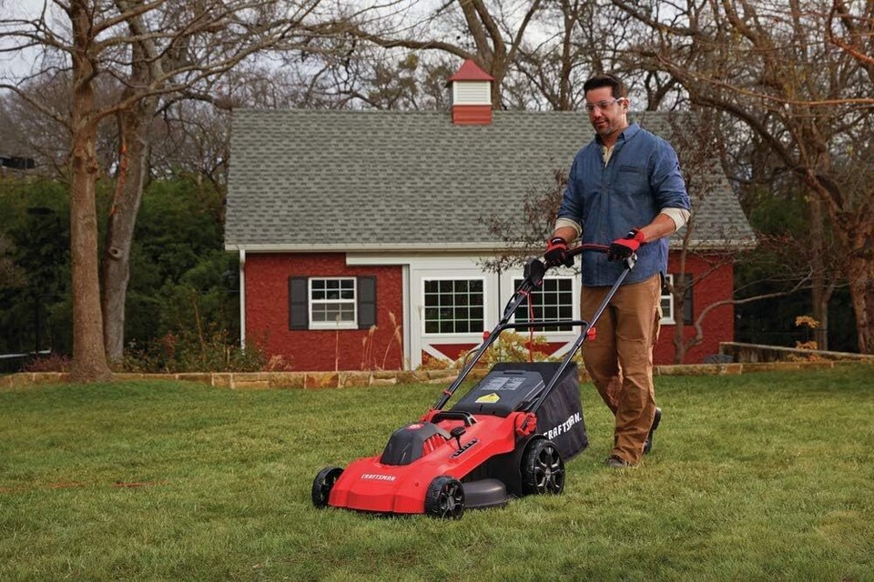 CRAFTSMAN Electric Lawn Mower, 20Inch, Corded, 13Ah (CMEMW213), Red