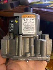 Raypak Heater Gas Valve  P/N 003900F heaters 206, 266, 406