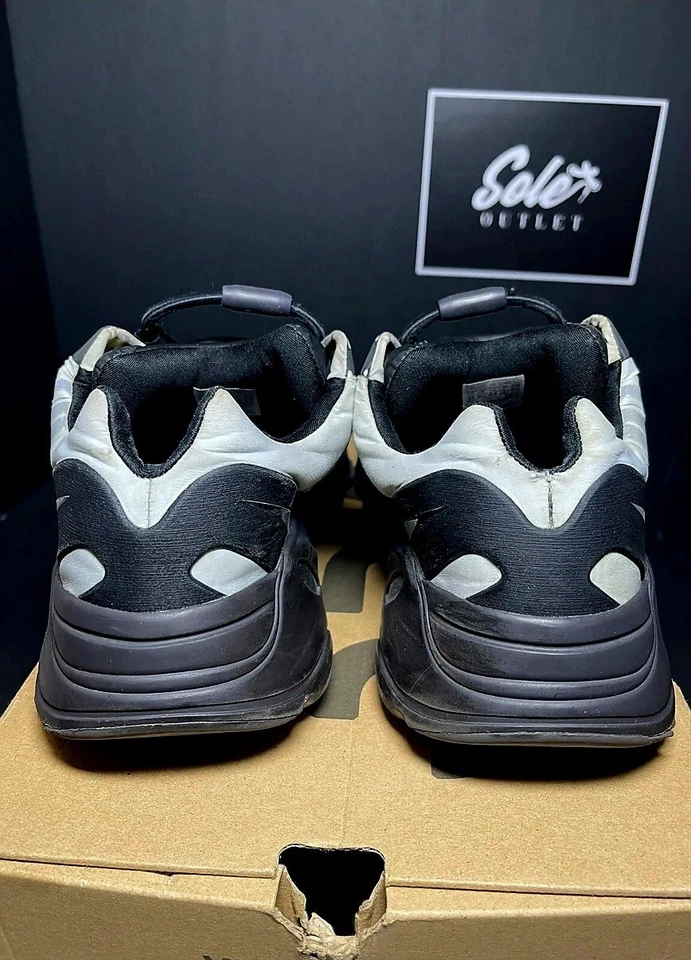 Yeezy Boost 700 MNVN tom azul masculino tamanho 10 GZ7011 sem caixa - Imagem 4 de 4