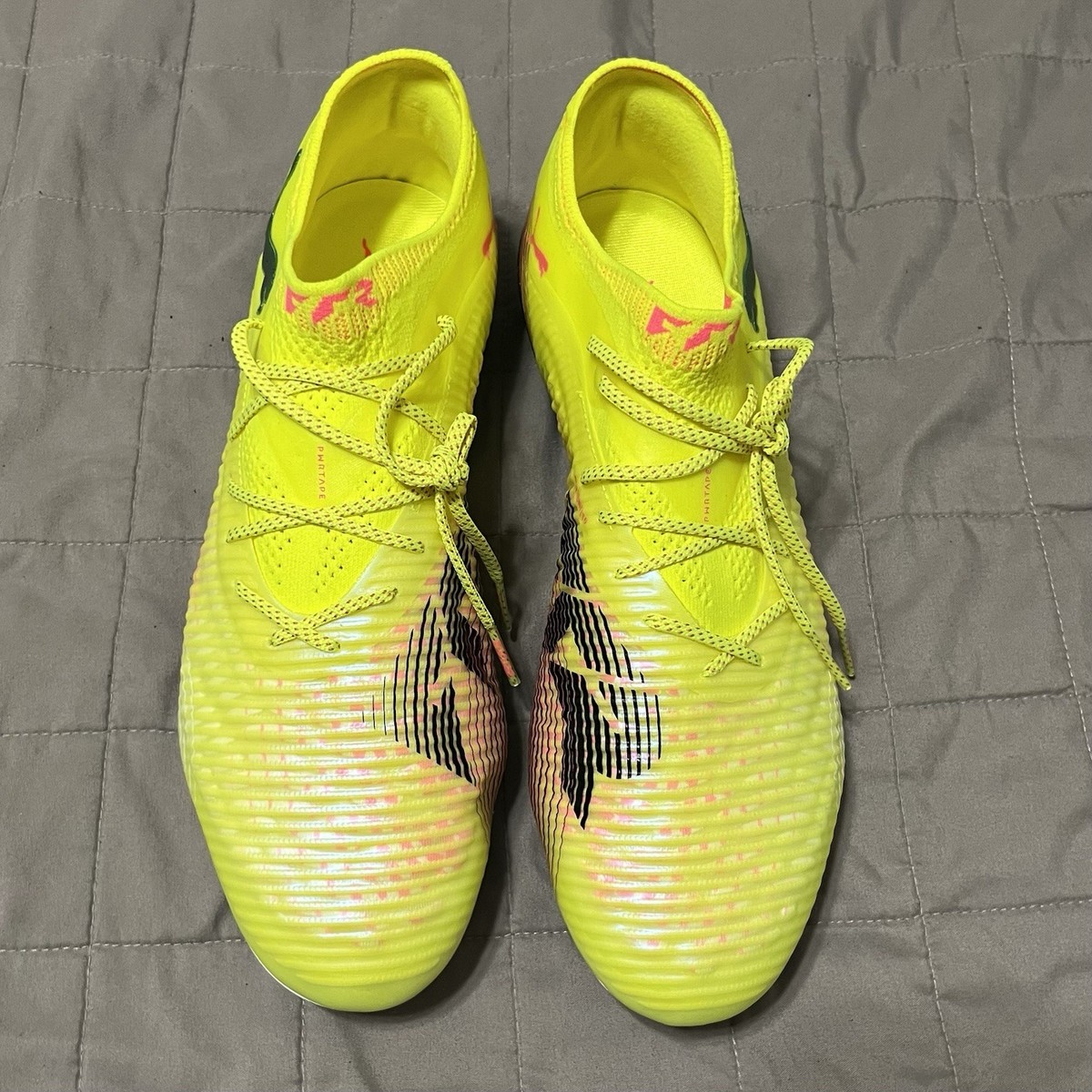 Puma Future 8 Ultimate Low FG Yellow Alert Puma Black 108361-03