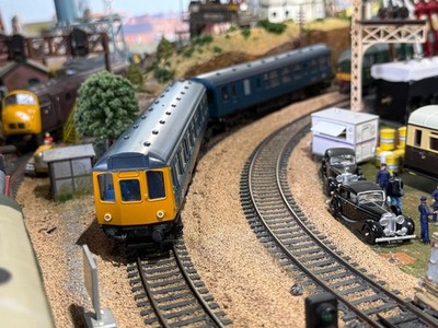 Hornby R.369 BR blau Class 110 DMU Diesellok zwei Wagen Set OO gewartet ohne OVP