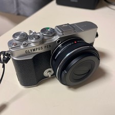 OLYMPUS PEN E-P7 14-42mm EZ Lens Kit Mirrorless Single-Lens Camera Silver