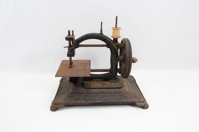 Antique Guhl & Harbeck Original Express Chain Stitch Sewing