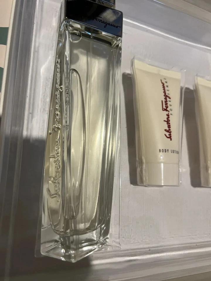 Новый Salvatore Ferragamo Femme женщин духи подарочный набор парфюмированная вода лосьон ванна - Изображение 3 из 4