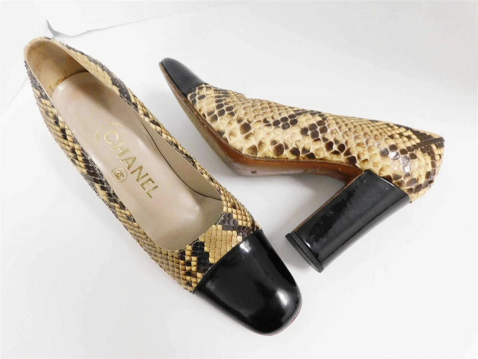 Chanel Vintage Marrón Piel de Serpiente Negro Charol Puntera y Tacón Bombas Francia 35.5 Foto 2 de 4