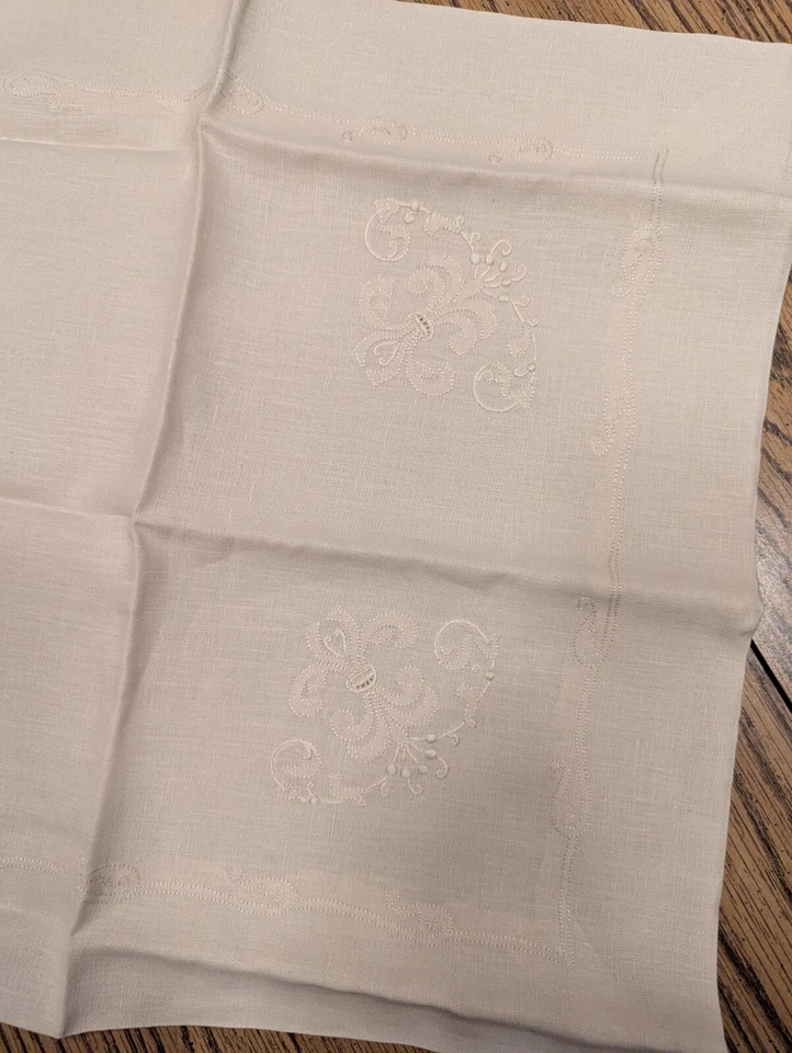 Pair New Vintage Yves Delorme Sham Embroidered Cover Pillow 12 X 16 Linen Creme - Image 4 of 4