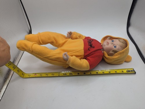 Vintage 1998 Exclusive Ashton-Drake "You Need A Hug, Pooh" Porcelain Doll - Picture 3 of 11