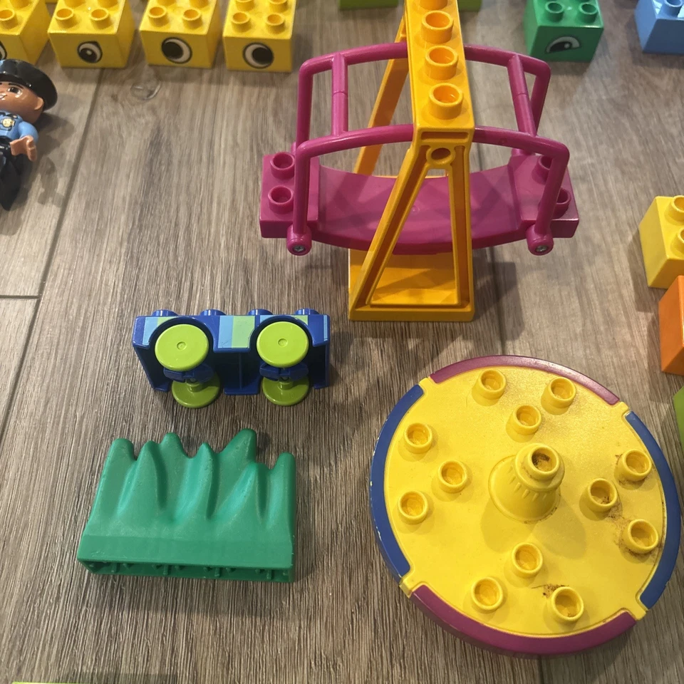 Lego Duplo Disney Winnie the Pooh, Dora la Exploradora y Policía Lote de Piezas Mixtas Foto 4 de 4