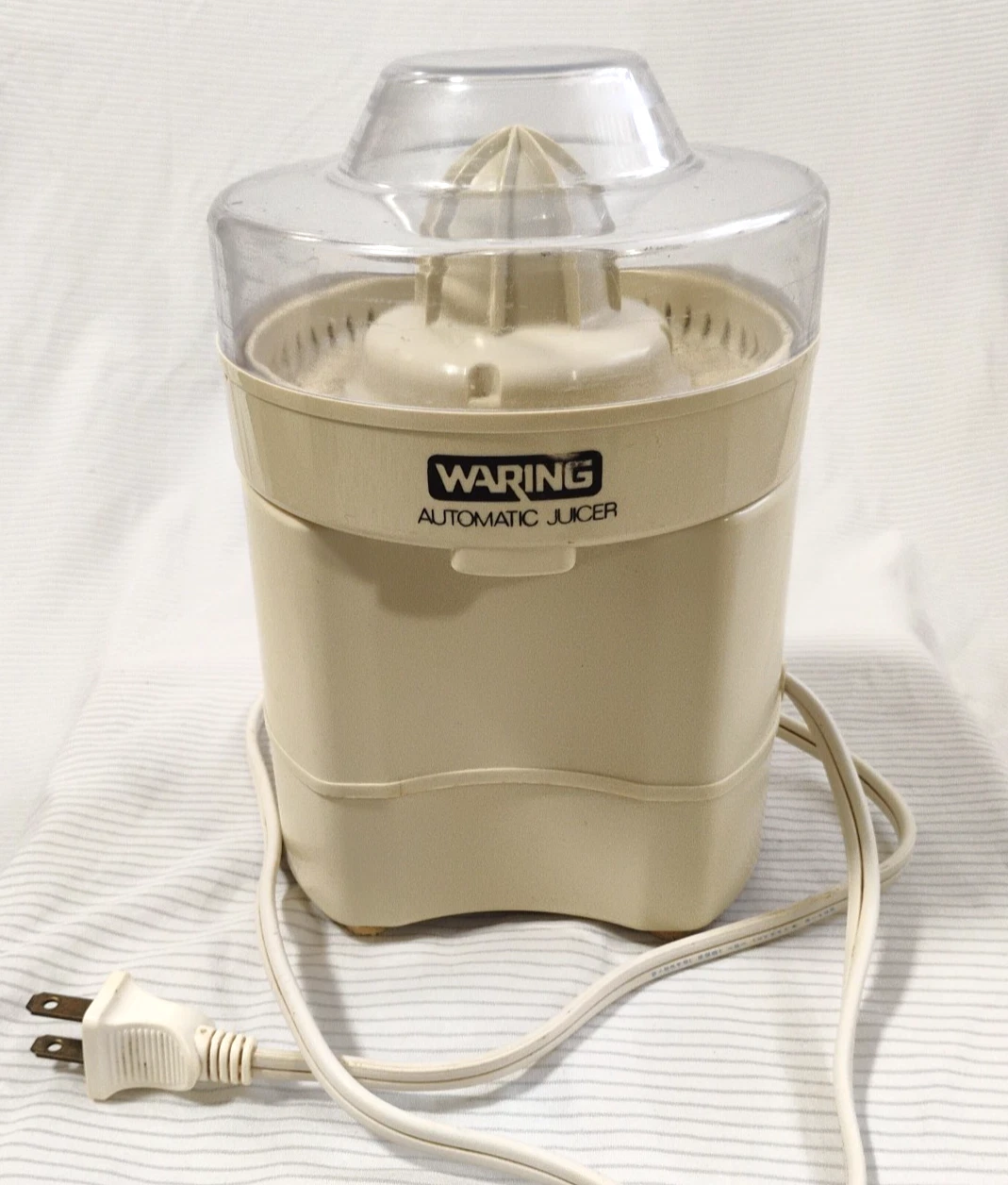Vintage Waring Juicer. Still Works, Very Clean. Model: 11JC10 No Returns