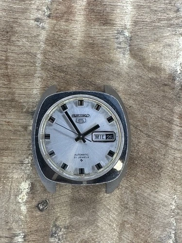 Vintage Seiko 5 6119-7103 Aug 1970 35x40mm Automatic Running