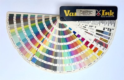 Vtg Pantone 1983-1984 Color Formula Guide Matching System Coated+Uncoated Stock