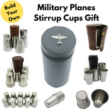 Militärflugzeuge nummerierte Steigbügelschalen im Lederetui