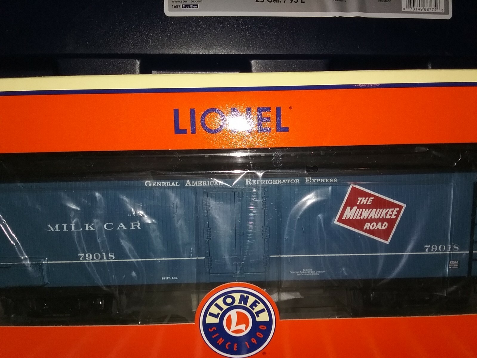LIONEL 6-52344 MILWAUKEE ROAD MILK CAR - 2004 LCCA CONVENTION LIONEL 6-52344 MILWAUKEE ROAD MILK CAR - 2004 LCCA CONVENTION