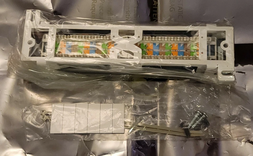 COMMSCOPE UNP510-WM-12P UNIPRISE CAT5E PATCH PANEL, WALL MOUNT, 12 PORT - Image 4 of 4