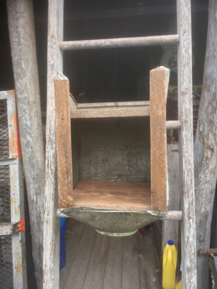 Primitve Gabinete de Cocina Metal Estante Cubo de Harina Decoración de Casa de Campo Foto 2 de 4