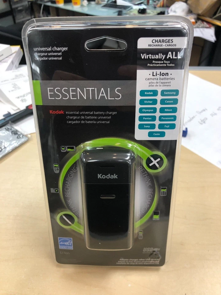 Kodak Universal Li-ion Small Battery Charger UC-200 For Digital Camera and More - Image 2 of 3