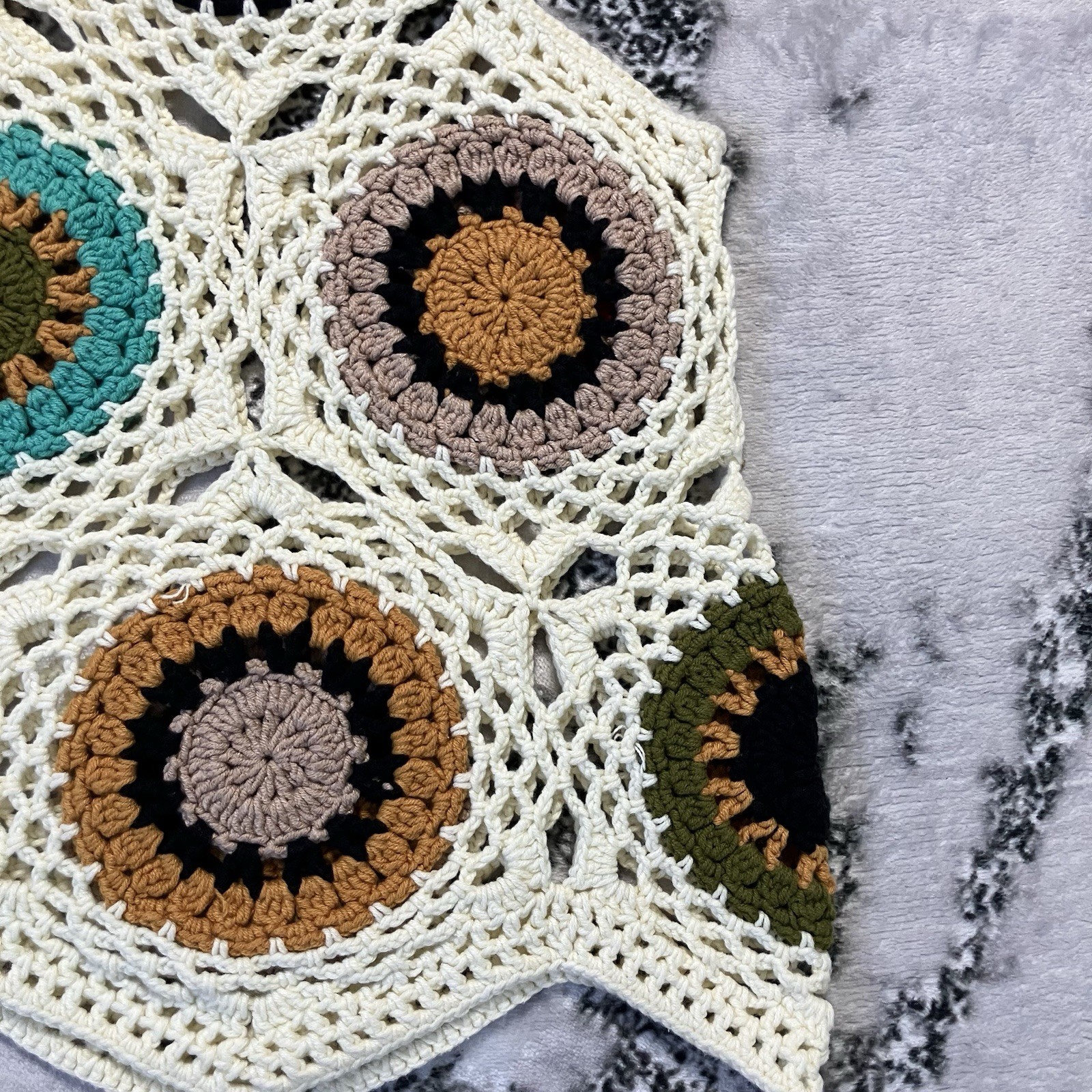 Top Crochet Patchwork Granny Square Boho Hippie F… - image 8