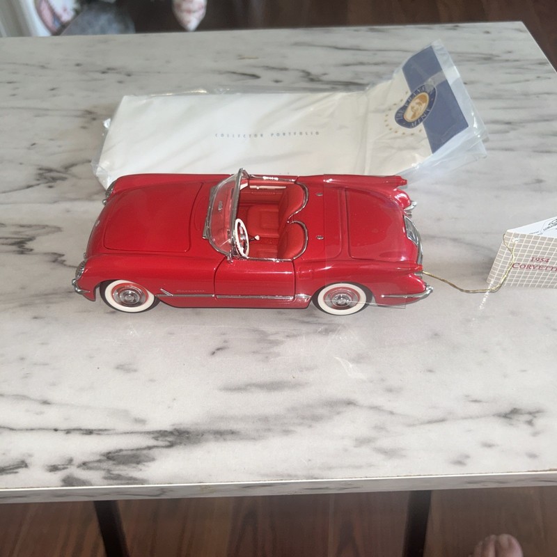 The Franklin Collector Portfolio 1954 Red Corvette 1/24 Scale