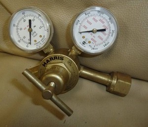 HARRIS 301-AR/CD60 Gas Regulator 650L & Gauges Argon Carbon Used   New