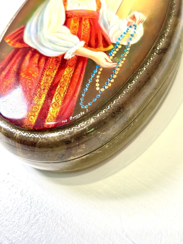 Caja de Laca Rusa Fedoskino Pegockuho Pintura Real Kokoshnik De Colección, Firmada Foto 4 de 4